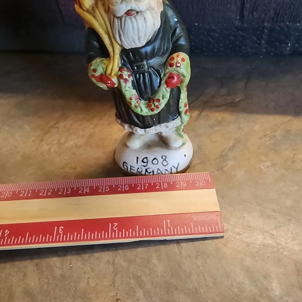 MH 505 Heilig-Meyers 1991 Santa's From Around The World 1908 Germany Vintage